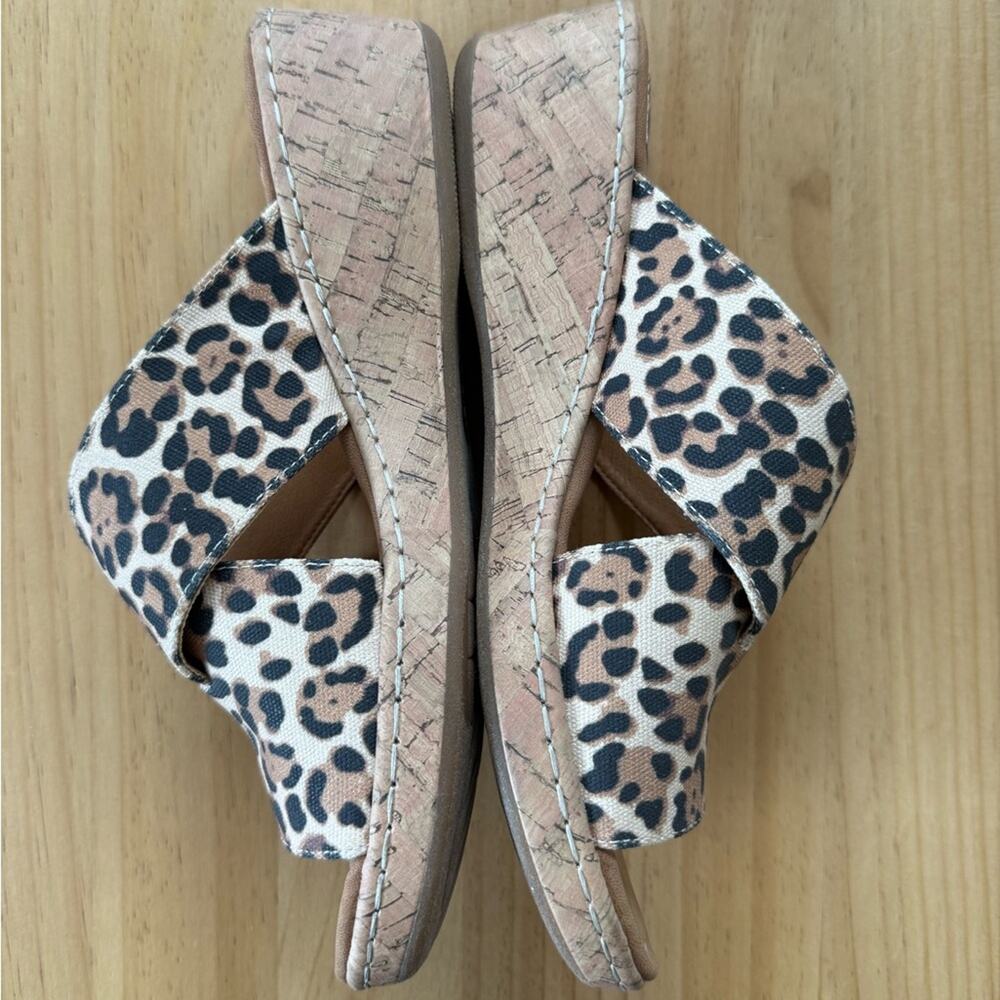 Born BOC Women’s Sz 11 Animal Print Wedge Sandals Brown Leopard Cheetah - Picture 4 of 7